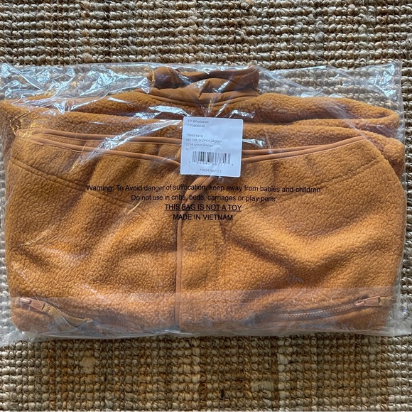 NEW Free People Hit The Slopes Fleece Jacket - Picture 10 of 16